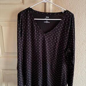 EVRI Everyday Tee with Pink Accents